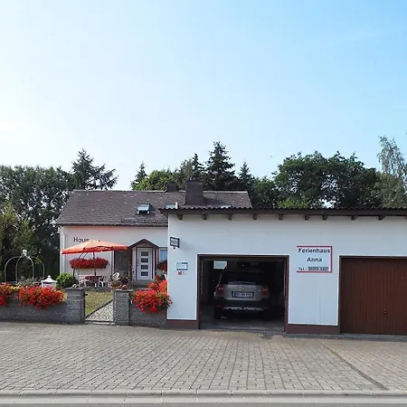 Familienfreundliches Nichtraucher-haus Mit Garten * Issigau
